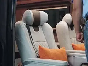 سيارة كرفان من الداخل