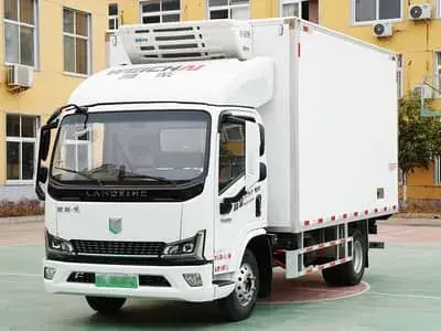 شاحنات النقل المبرد